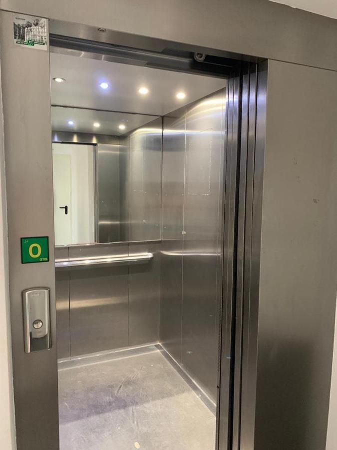 -Malagasunapts- Central Freeparking Rooftoppool Eksteriør bilde